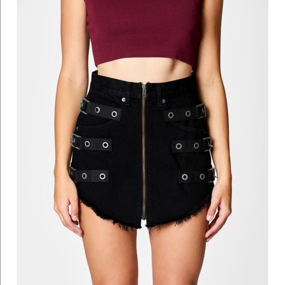 LF Carmar BEATRICE SIDE BUCKLE ZIP FRONT SKIRT - Picture 1 of 4